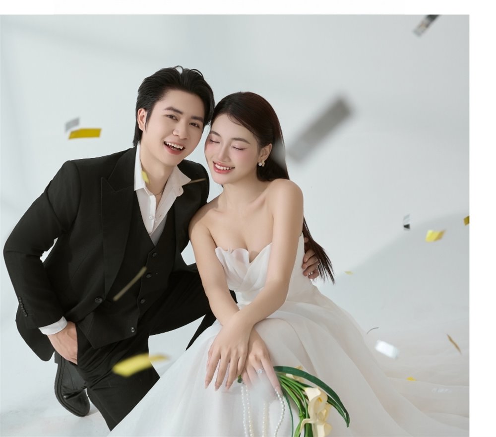 Ảnh cưới studio hiện đại