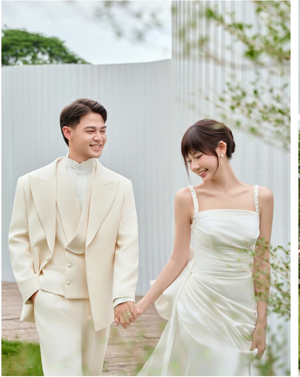 Ảnh cưới ngoại cảnh, vest kem và váy lụa trắng — Trang Kami Studio