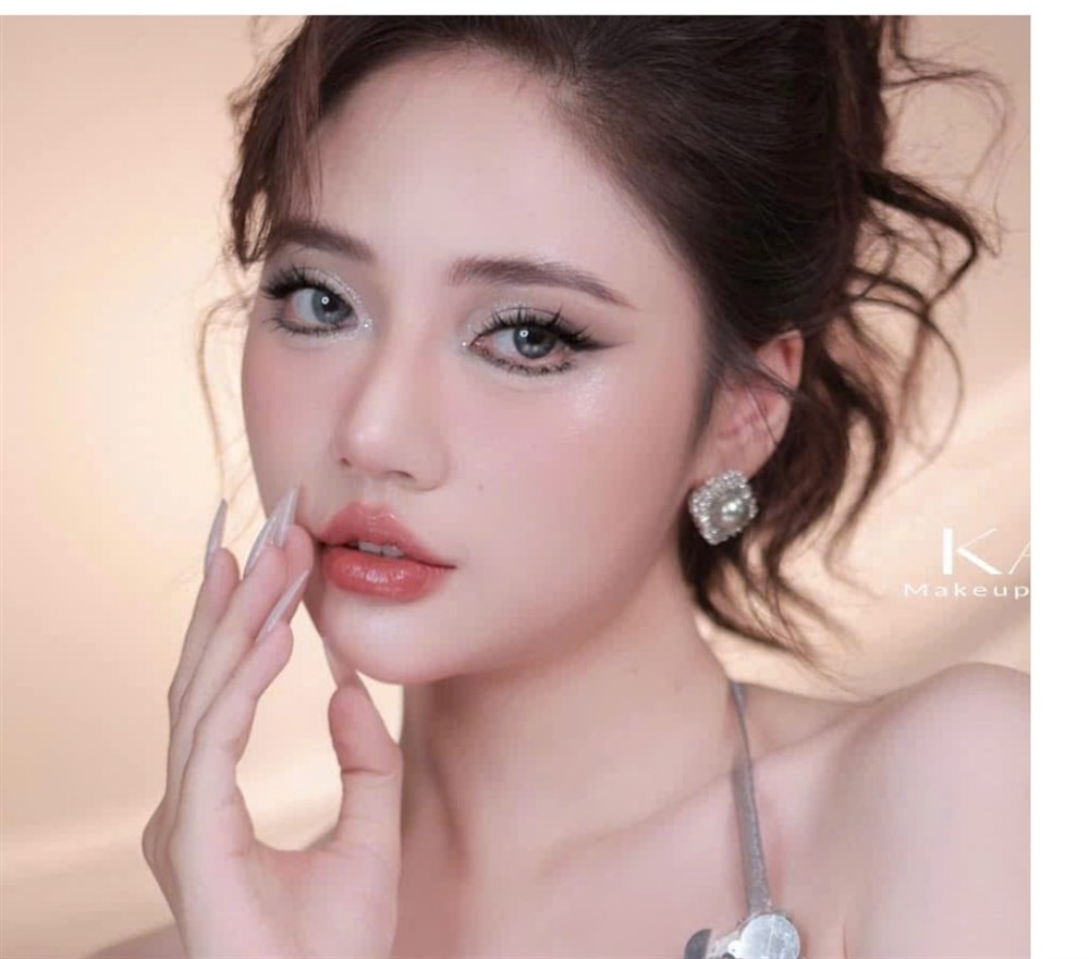 Trang điểm dạ tiệc