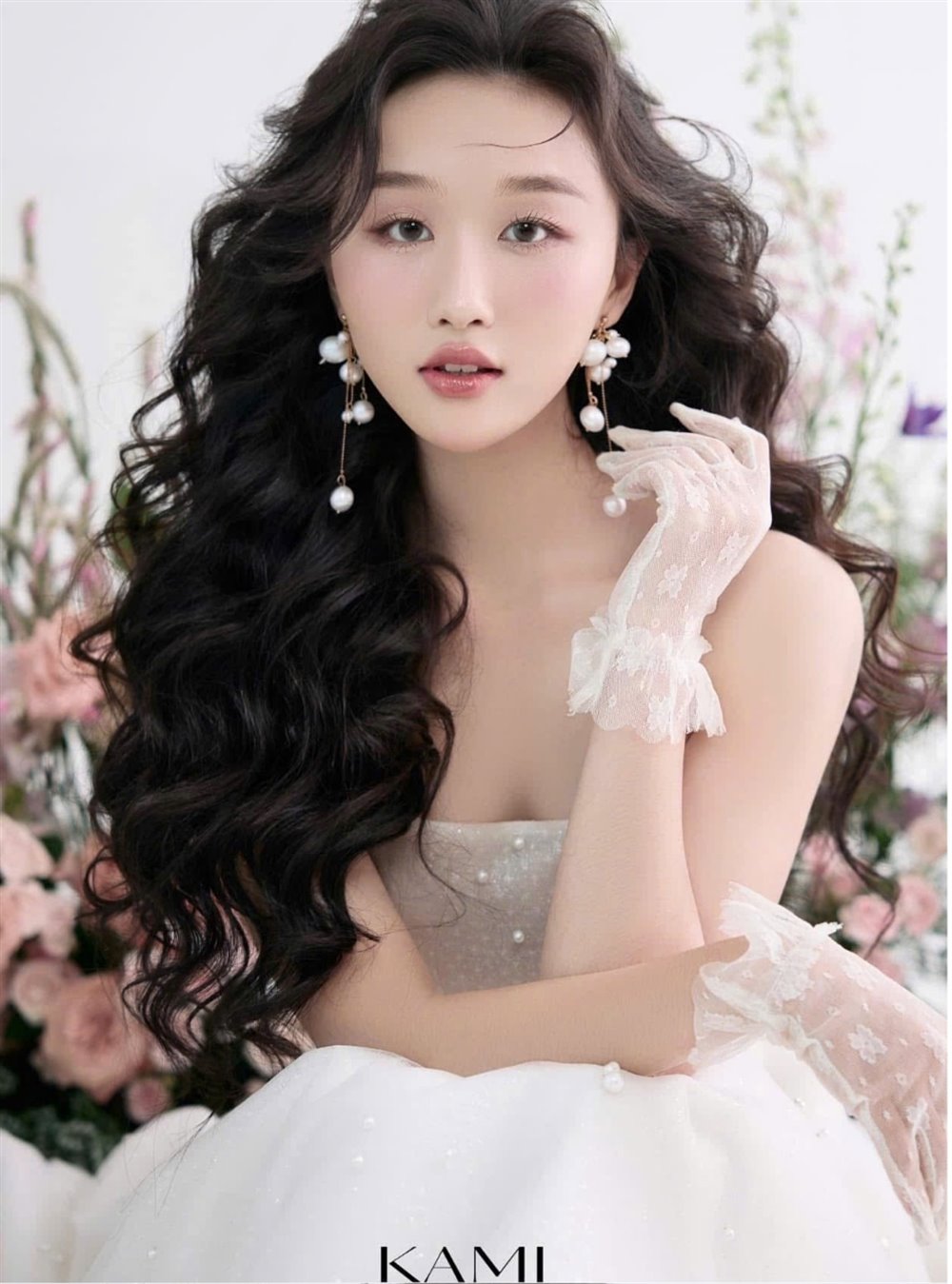 Trang điểm cô dâu tông ngọt